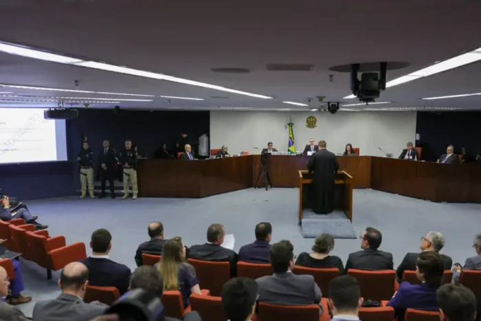 'Não há provas', diz defesa de Bolsonaro no segundo dia de julgamento 2 segundo dia julgamento bolsonaro