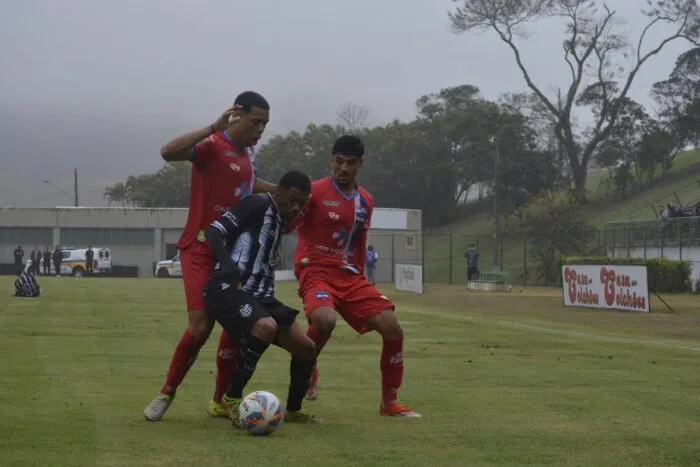 'Comunhão entre time e torcida': treinador do Tupi elogia postura em primeira vitória 3 tupi 2