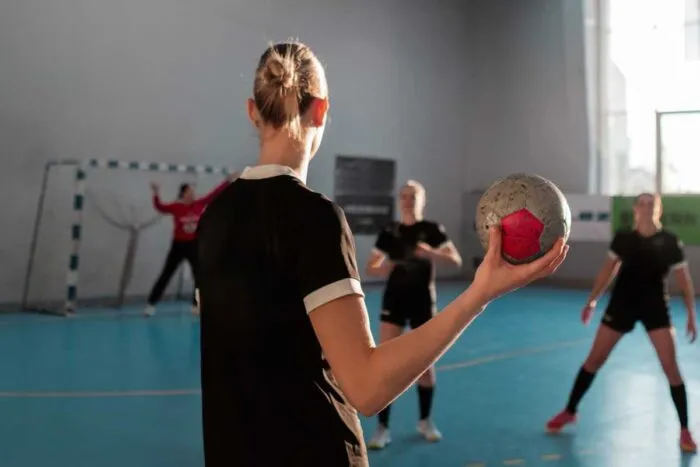 Estudante lesionada em jogo de handebol tem indenização negada