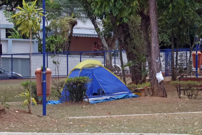 Barraca montada em praça do Bairu gera preocupação entre vizinhança 2 1200 x 800 15