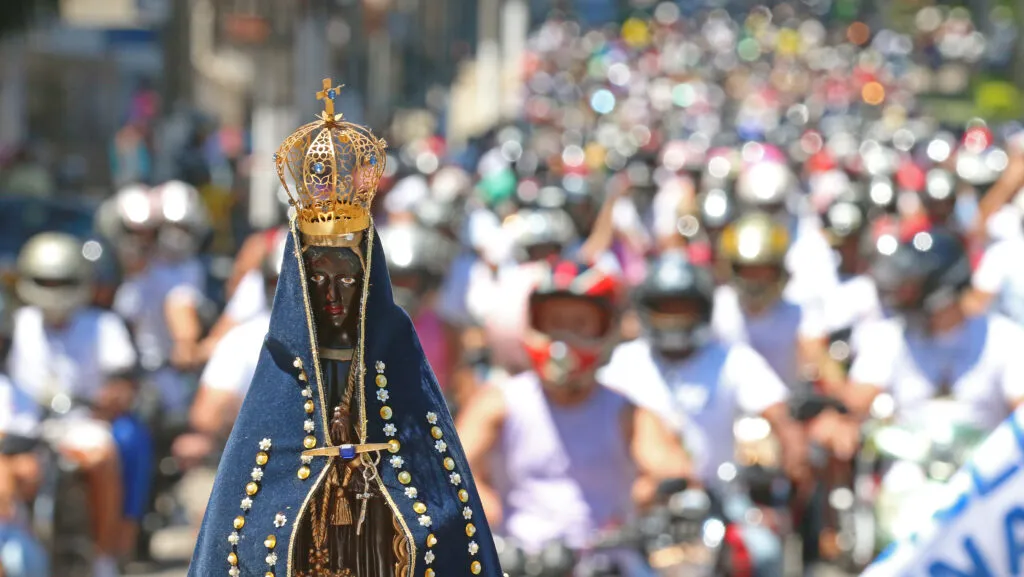 A fé que move Juiz de Fora: devotos contam como Nossa Senhora Aparecida inspira esperança 10 CAPA nossa senhora aparecida leonardo costa
