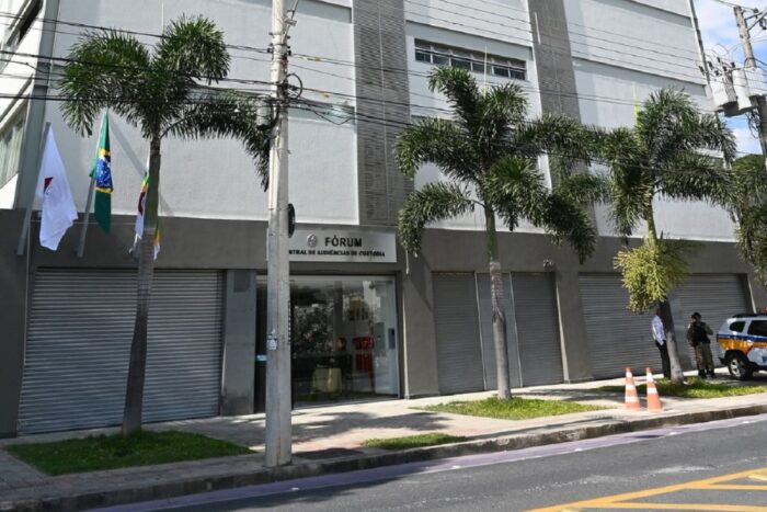 Homem que lançou bloco de concreto de cima de túnel e feriu passageira tem prisão convertida 2 Homem que lançou bloco de concreto de cima de túnel e feriu passageira tem prisão convertida