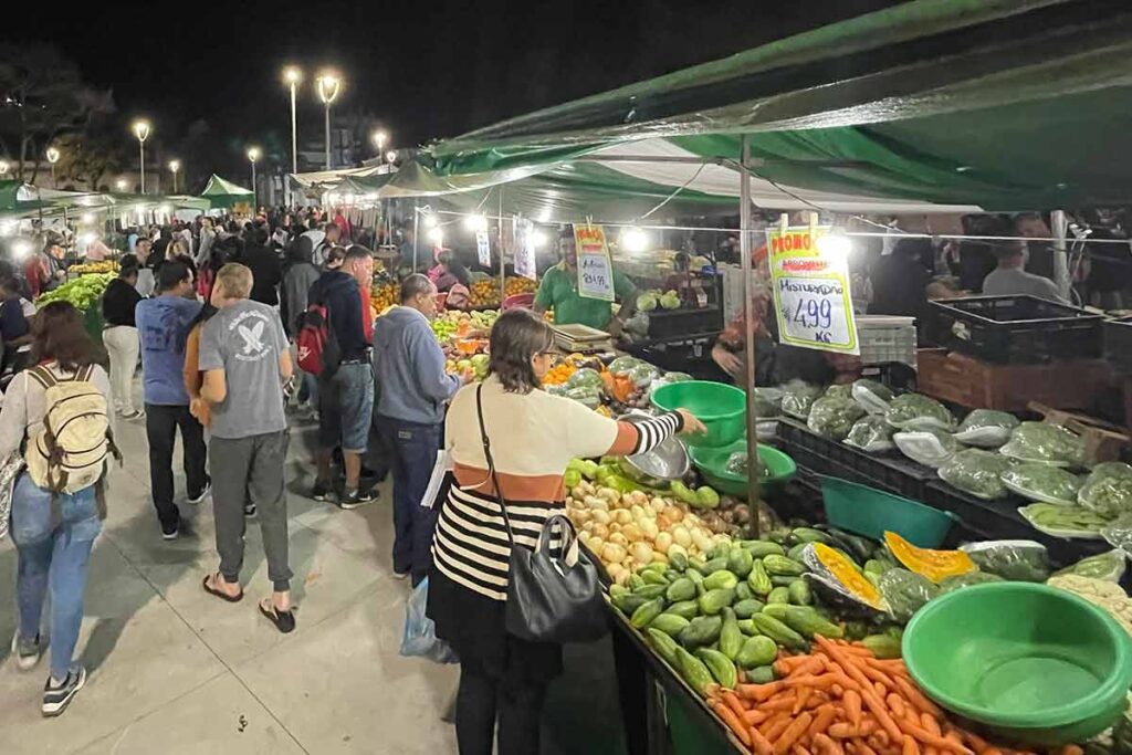 Inscrições abertas para vagas em novas feiras livres em Juiz de Fora; veja como se inscrever 1 Feira livre notura JF Felipe Couri
