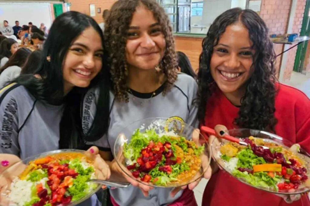 Governo de Minas reforca compromisso com a qualidade da alimentacao escolar