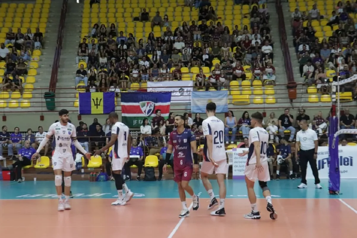 Emoção até o último minuto: JF Vôlei vence o Monte Carmelo por 3 sets a 2 no Ginásio Municipal 4 JF Volei x Monte Carmelo foto Pedro Moyses 2