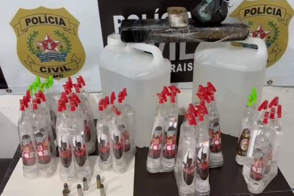 Adolescente é apreendido com 50 frascos de lança-perfume prontos para venda em Juiz de Fora 1 Adolescente é apreendido com 50 frascos de lança-perfume prontos para venda em Juiz de Fora