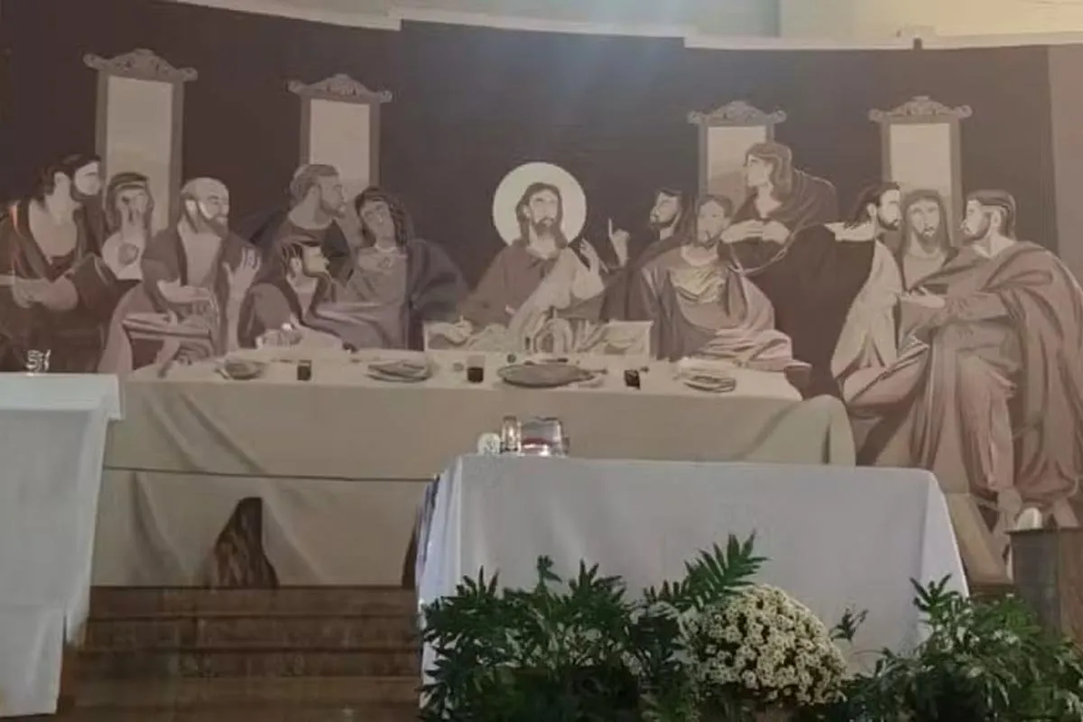 Pintura-de-Igreja-causa-briga-entre-padre-e-radialista Pintura-de-Igreja-causa-briga-entre-padre-e-radialista