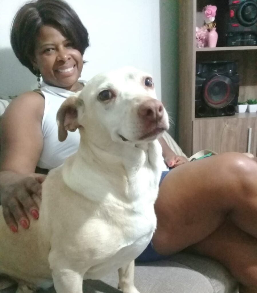 Conheça Val, taxista juiz-forana e apaixonada por pets