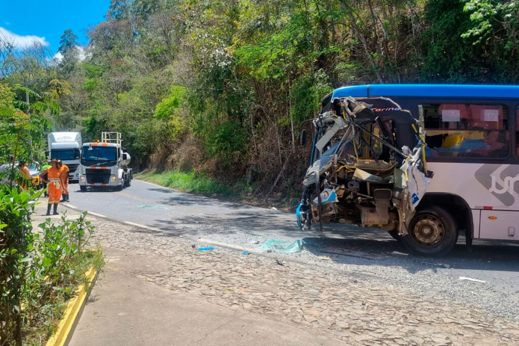 acidente-onibus-leonardo-costa.jpg2 acidente-onibus-leonardo-costa.jpg2