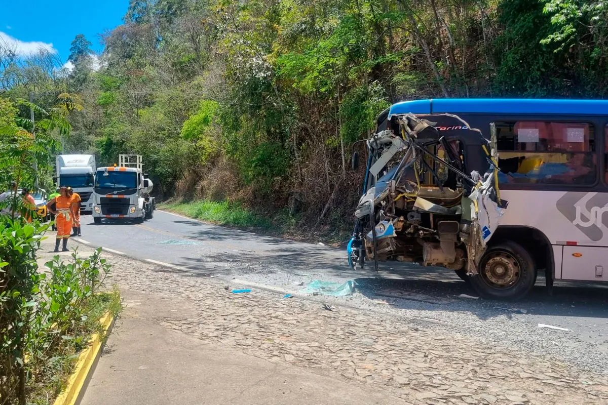 acidente-onibus-leonardo-costa.jpg2 acidente-onibus-leonardo-costa.jpg2