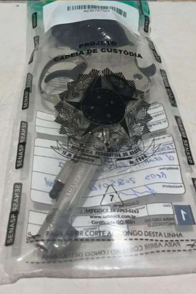 Adolescentes são apreendidos após tentativa de fuga de abordagem da PM com moto na contramão 2 Adolescentes são apreendidos após perseguição em Ubá