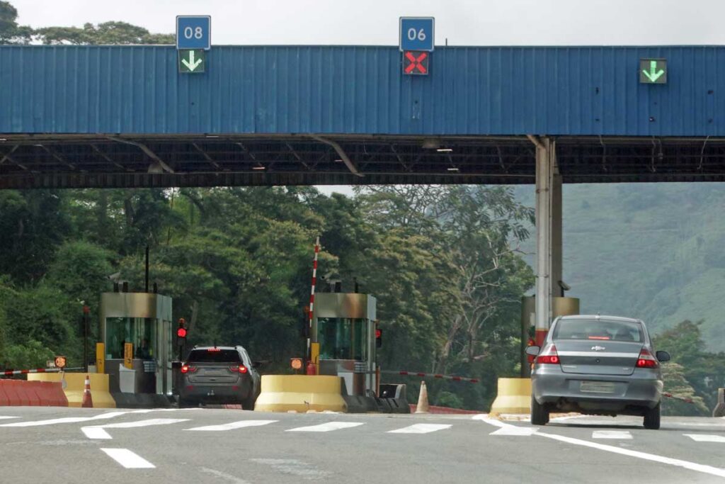 Após megaoperação, PRF mantém rotina na BR-040 em Minas, mas reforça atuação no Rio 1 Pedágio entre JF e RJ passa a custar R$ 21 a partir de novembro