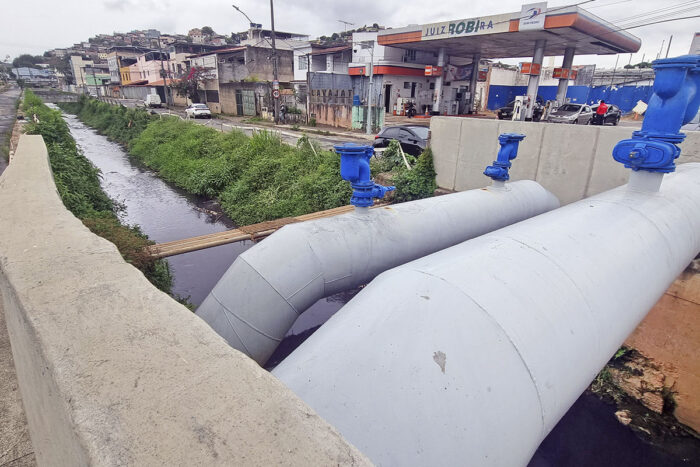 Com histórico de enchentes, moradores do Bairro Industrial temem próximas chuvas 7 enchentes no Bairro Industrial