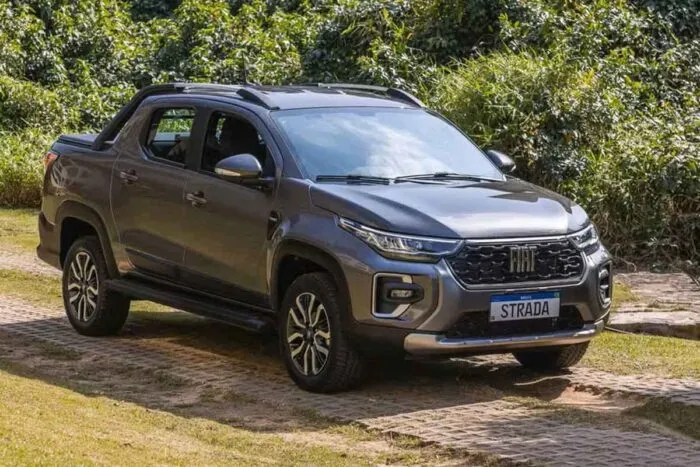 50 carros mais vendidos de outubro: Strada vence, e Polo e Corolla caem 2 Fiat carros mais vendidos