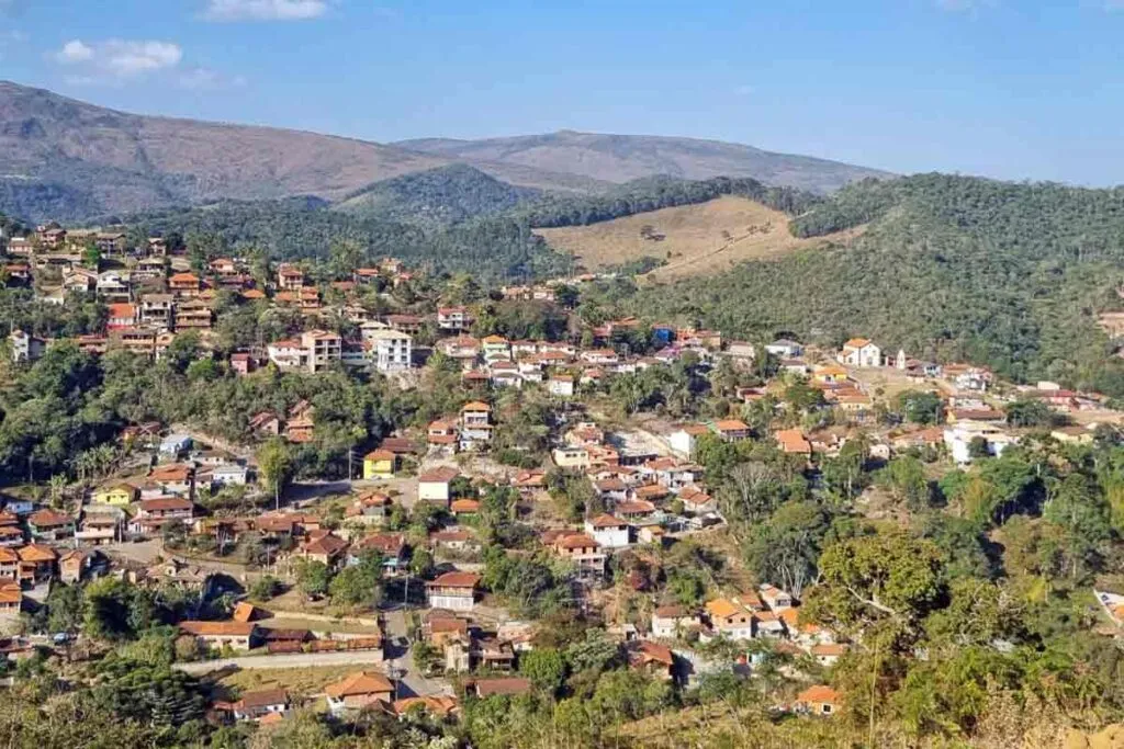 Destino turístico conhecido pela beleza natural, Conceição do Ibitipoca enfrenta problemas por falta de saneamento 6 Ibitipoca