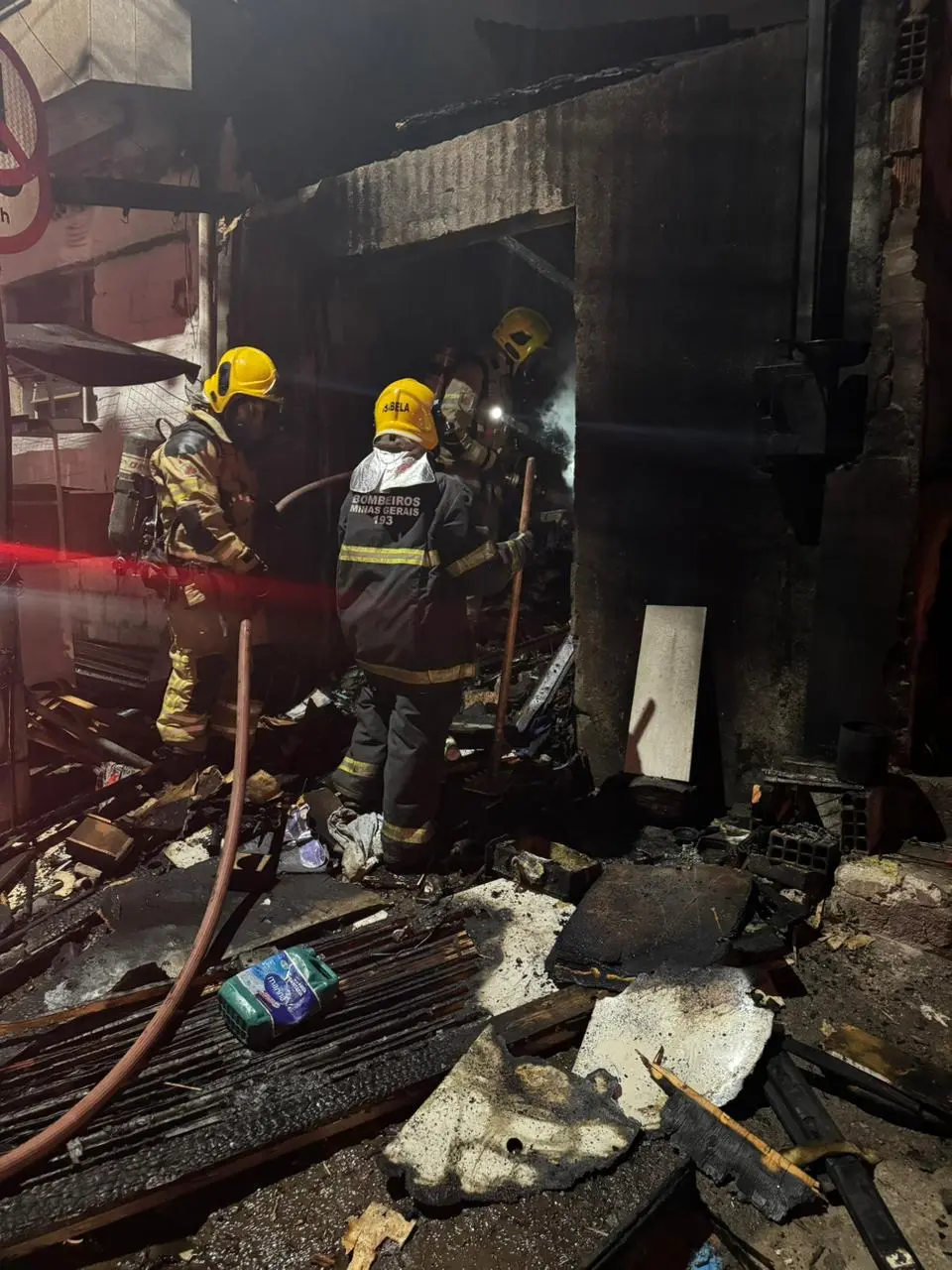 incendio-vila-montanhesa-bombeiros-jf2