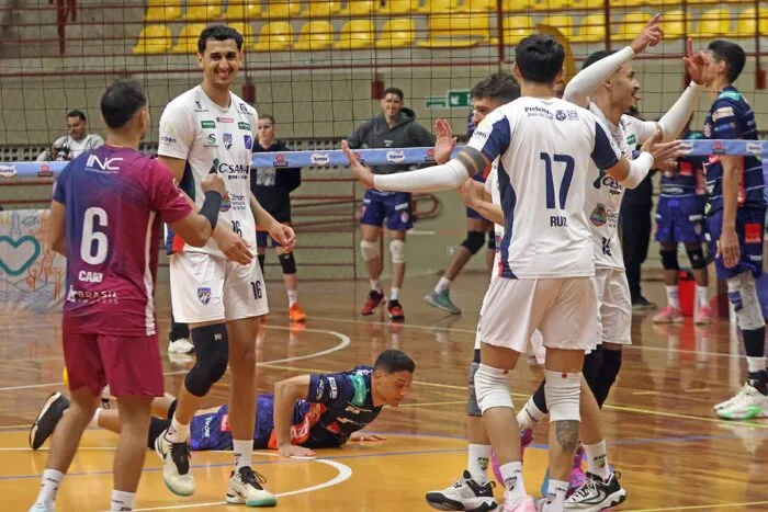 JF Vôlei recebe Monte Carmelo em busca da primeira vitória na Superliga 2 JF Vôlei recebe Monte Carmelo em busca da primeira vitória na Superliga