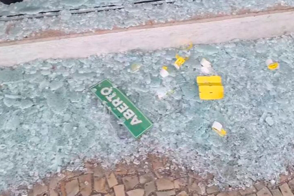 Loja no São Mateus é arrombada e furtada na madrugada desta sexta 1 loja furtada sao mateus reproducao redes