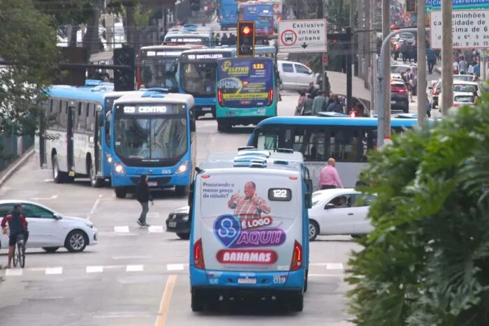 Horários de 12 linhas de ônibus sofrem ajustes a partir de sábado 2 horários