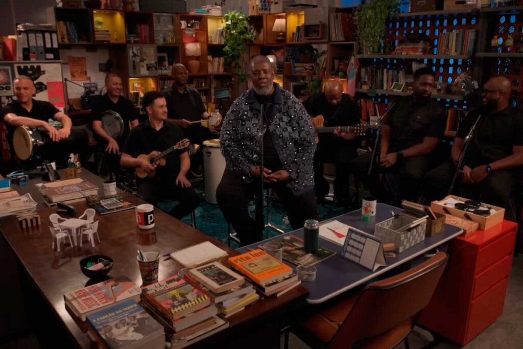 Tiny Desk: por que a tendência de 'cantar em escritório' pode mexer com a música brasileira? 1 pericles tiny desk reproducao editada