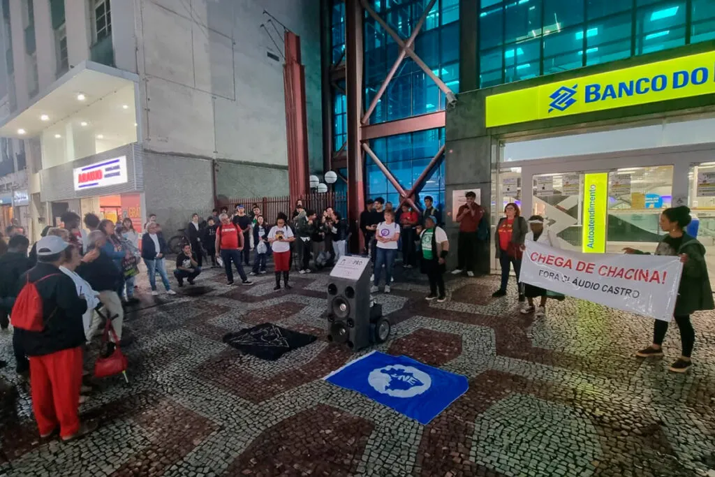 Ato em Juiz de Fora critica moção de aplausos à operação no Rio 2 protesto juiz de fora