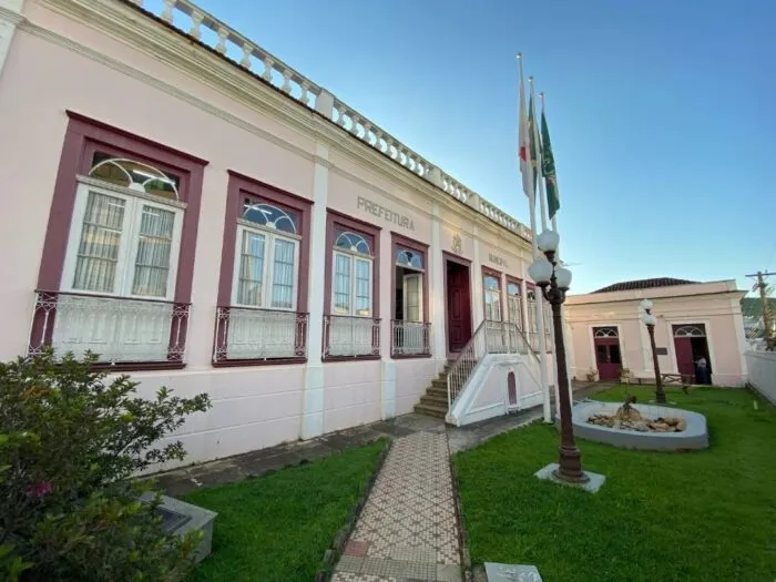 Câmara de cidade da Zona da Mata protocola pedido de abertura de CPI para apurar compra de flores exóticas 2 cpi