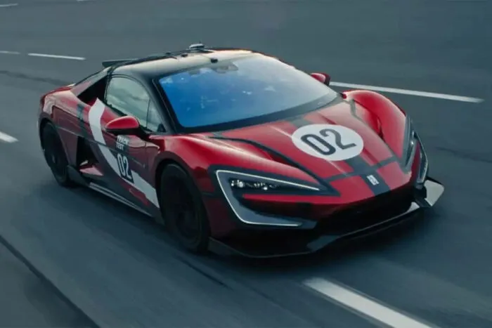 Carro esportivo elétrico supera 490 km/h e terá unidade à venda no Brasil