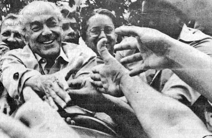 Para além da facada: Calçadão é ponto de encontro da política em Juiz de Fora 6 BRIZOLA NO CALCADAO ARQUIVO TM