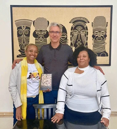 Coluna Cesar Romero – 2 e 3 de novembro de 2025 27 ELES ACONTECEM biografias pretas em destaque 311025 Giglia