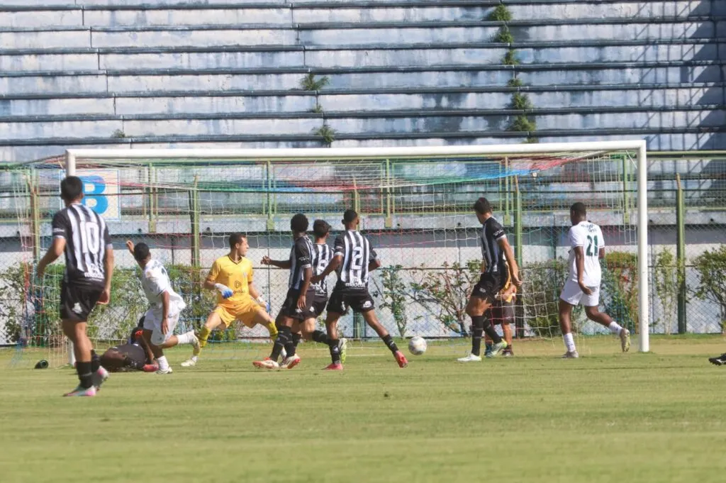 Tupi sofre derrota 2 - Leonardo Costa