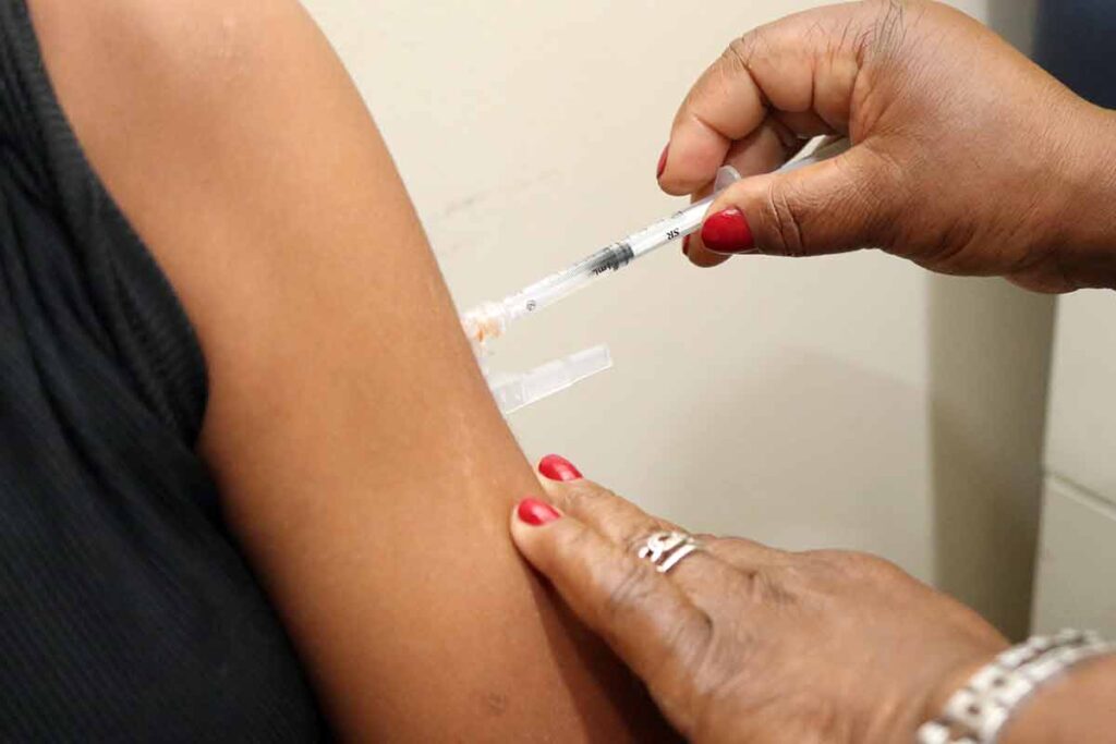 Vacinação contra a gripe começa nesta segunda em Juiz de Fora