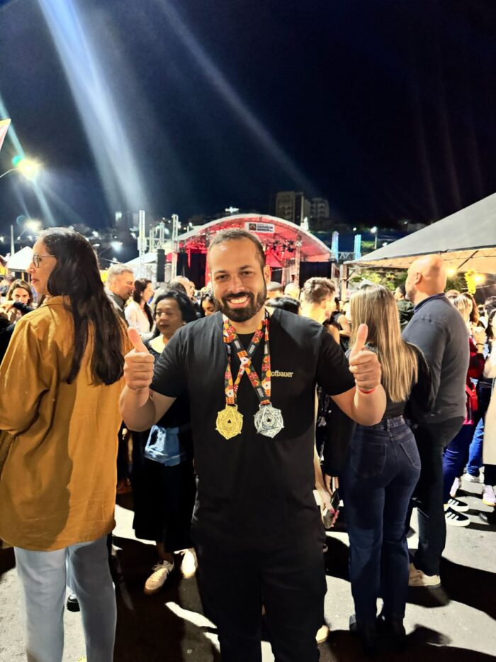 Do porão da Igreja da Glória ao topo: Hofbauer conquista ouro em premiação internacional 2 WhatsApp Image 2025 11 13 at 15.13.45