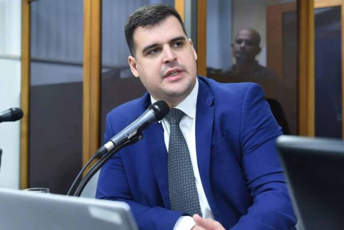 Deputado de Minas é condenado por insinuar que candidato usa cocaína