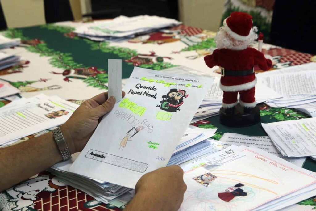 Papai Noel dos Correios e iniciativa da Câmara mobilizam doações de Natal em JF