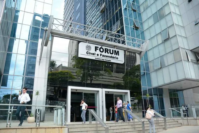 Pedreiro é condenado a indenizar tia da namorada por erros em reforma 1 Pedreiro é condenado a indenizar tia da namorada por erros em reforma