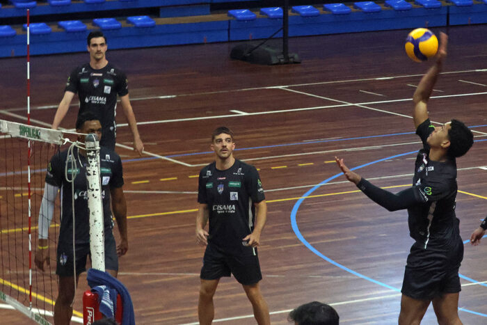 Na última posição da Superliga, JF Vôlei visita Joinville em confronto direto contra o rebaixamento
