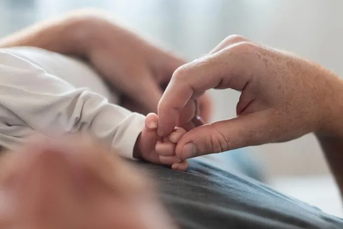 Câmara dos Deputados aprova ampliação da licença-paternidade para 20 dias 2 licença-paternidade