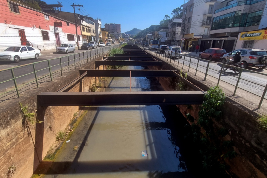 Moradores atingidos por enchentes e obras de tratamento de esgoto podem ter isenção do IPTU em Juiz de Fora