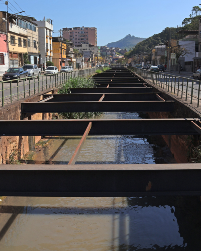 Moradores atingidos por enchentes e obras de tratamento de esgoto podem ter isenção do IPTU em Juiz de Fora