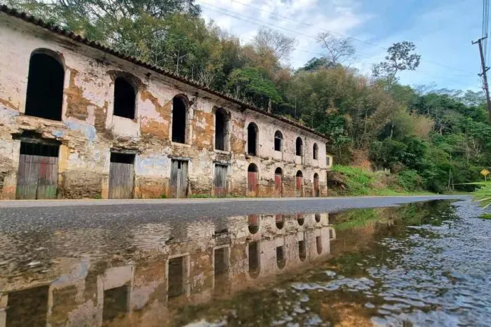 Casarão do Registro de Paraibuna: patrimônio do século XVIII aguarda restauração em Simão Pereira 1 Paraibuna