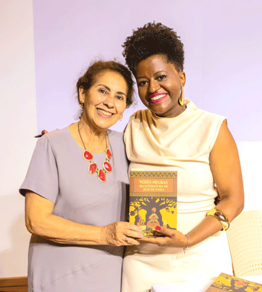 Coluna Cesar Romero – 28 e 29 de dezembro de 2025 20 ELES ACONTECEM Encontro de autoras 231225 Giglia 1