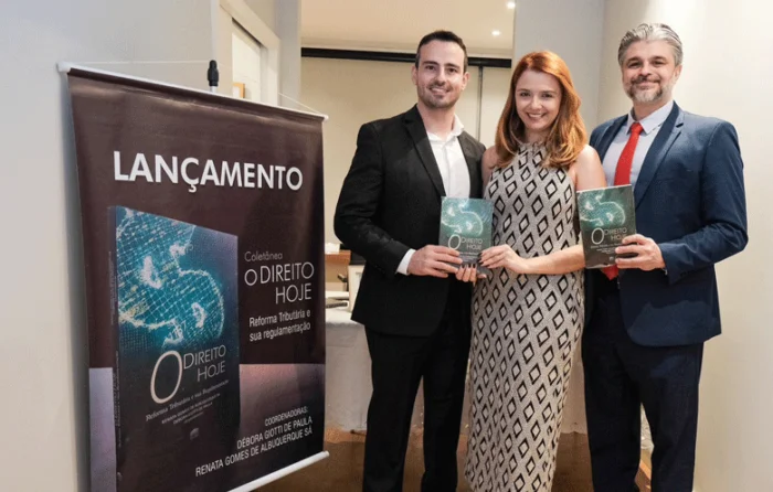 Coluna Cesar Romero – 14 e 15 de dezembro de 2025 37 JF POR AI Sessao de autografos no Rio 121225 Giglia