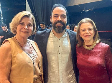 Coluna Cesar Romero – 16 de dezembro de 2025 11 Palco musical 151225 CR IMG 3314