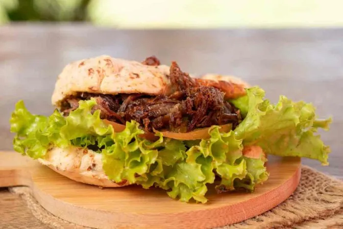 Sabor de Minas conquista a Zona da Mata: Nosso Pão de Queijo inaugura nova unidade em Juiz de Fora 4 pão de queijo