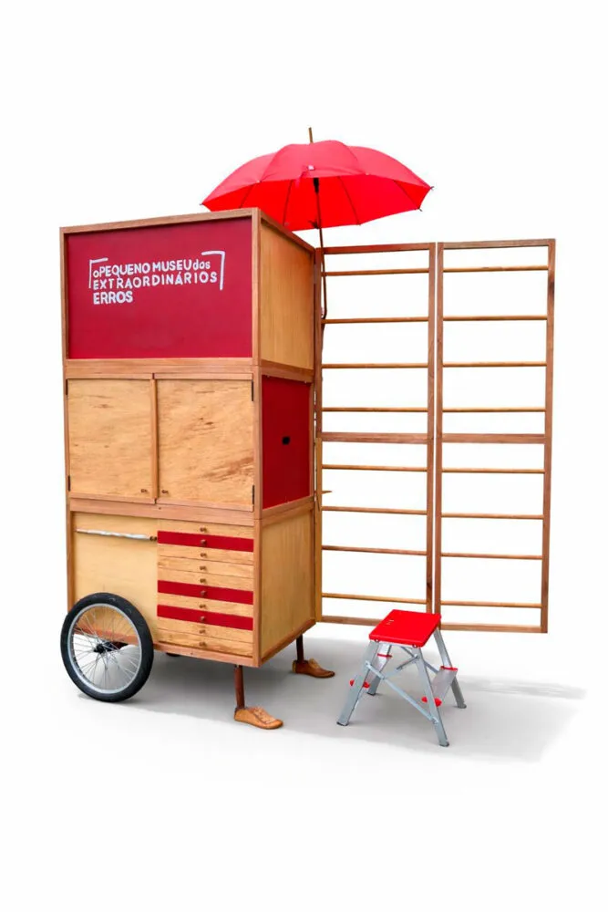 Pequeno Museu dos Extraordinários Erros leva obras, oficina e reflexões para praças de Juiz de Fora 4 Pequeno Museu dos Extraordinários Erros