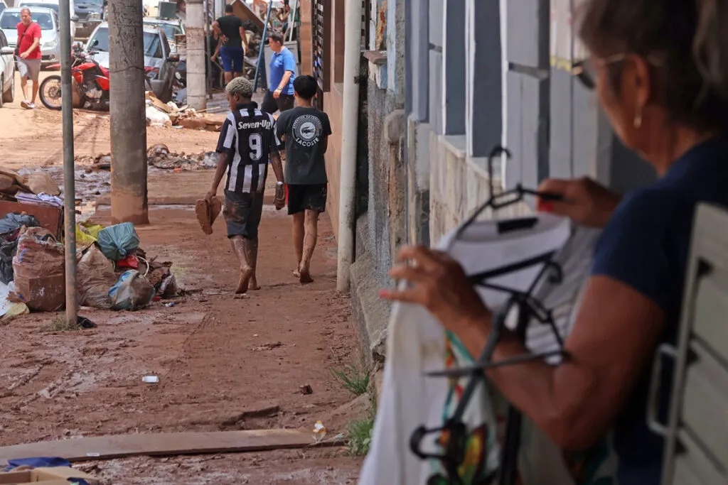 Atingidos pelas chuvas poderão sacar FGTS em Juiz de Fora
