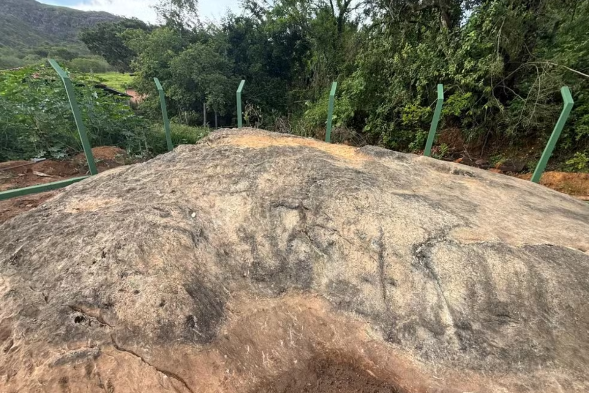Conheça o Estromatólito do Tijuco, patrimônio natural e científico de São João del-Rei 1 Estromatolito do Tijuco Divulgacao Prefeitura de Sao Joao del Rei