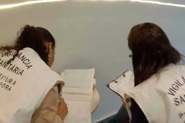 Agentes da vigilância sanitária de Juiz de Fora (Foto: PJF)