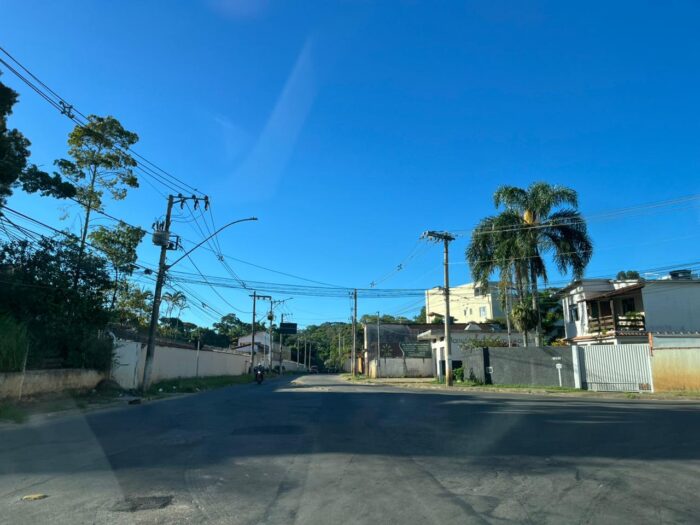 Rotatória da Avenida Eugênio do Nascimento segue sem sinalização no Aeroporto 1 Rotatória apagada