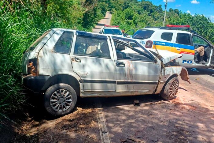Colisão entre carro e caminhonete deixa dois mortos em Congonhas 1 Colisão entre carro e caminhonete deixa dois mortos em Congonhas